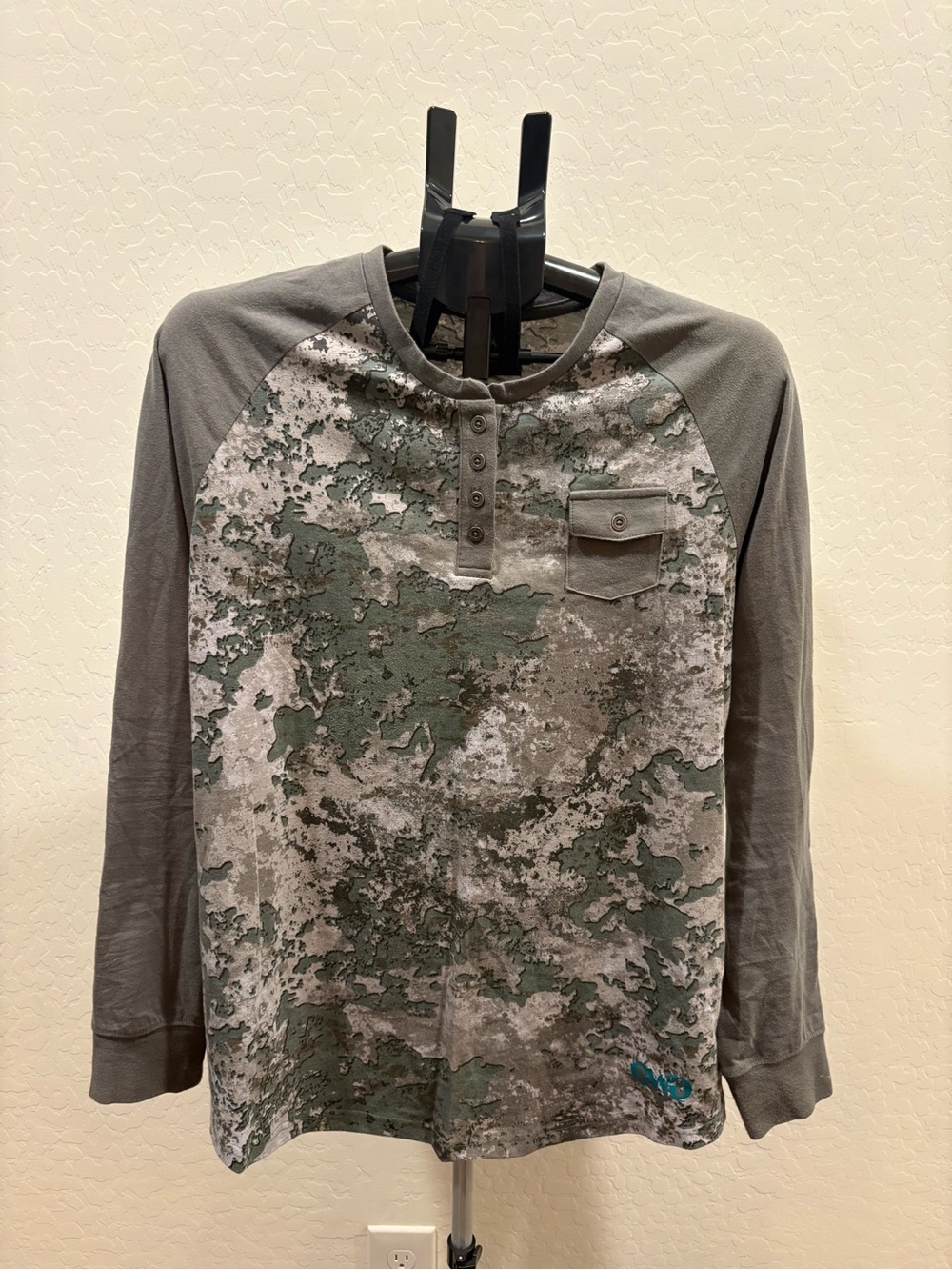Girls With Guns Women’s Gray Camo Long-Sleeve Henley Shirt